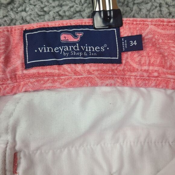 Vineyard Vines Men's 34 Breaker Shorts Salmon Floral Pattern 9 inch Inseam Pink - Picture 3 of 6